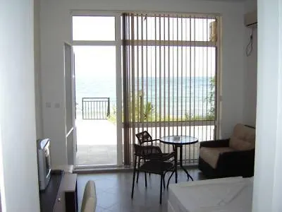 Maison d'hôtes Lazuren Bryag 2