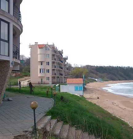 Πανσιόν Lazuren Bryag 2