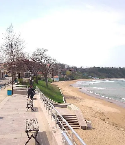 Penzion Lazuren Bryag 2 2*