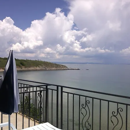 Lazuren Bryag 2 2* Τσερνομόρετς