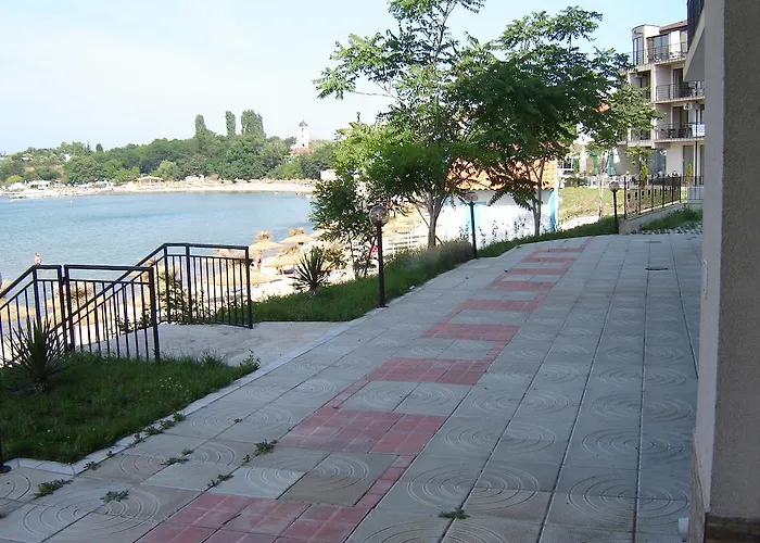 лазурен бряг 2 Черноморец